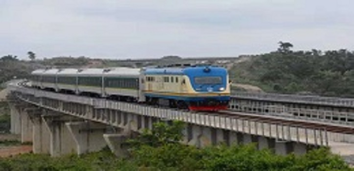 尼日利亚阿卡铁路 - 副本.jpg